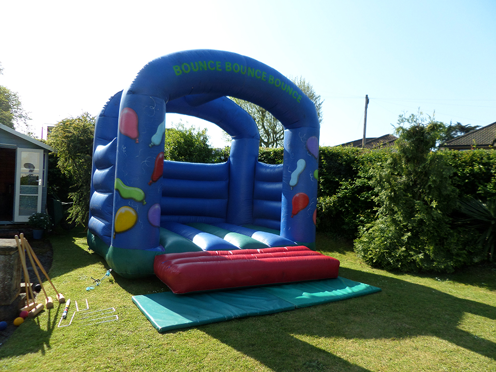Have a blast with this Balloon Party bouncy castle! Great for birthday parties, celebrations. Suitable for up to 14 years old
